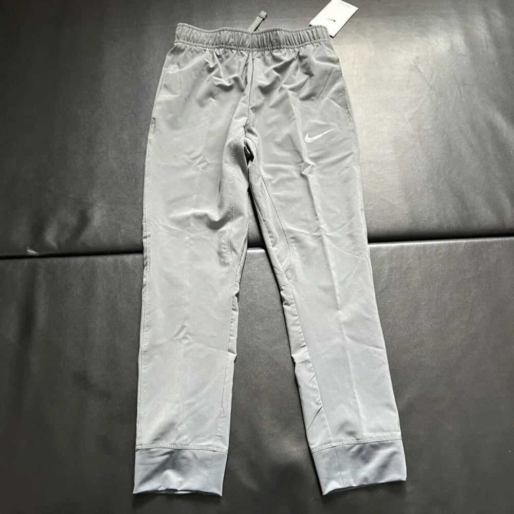 NWT Nike Jogger & Tee Set Boys Youth Size Small
